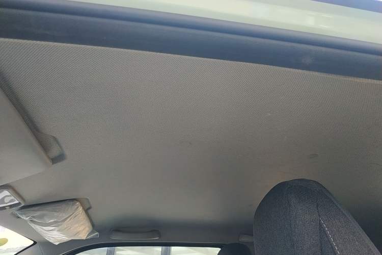 Used Wuling Hongguang MINIEV 2022 Macaron Premium Model – Lithium Iron Phosphate Headliner