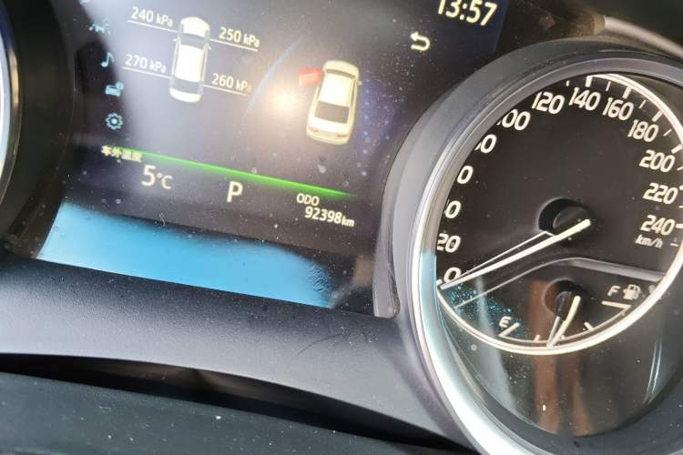 Used Toyota Camry 2019 Revised Version Dual-Engine 2.5 HG Luxury Edition
