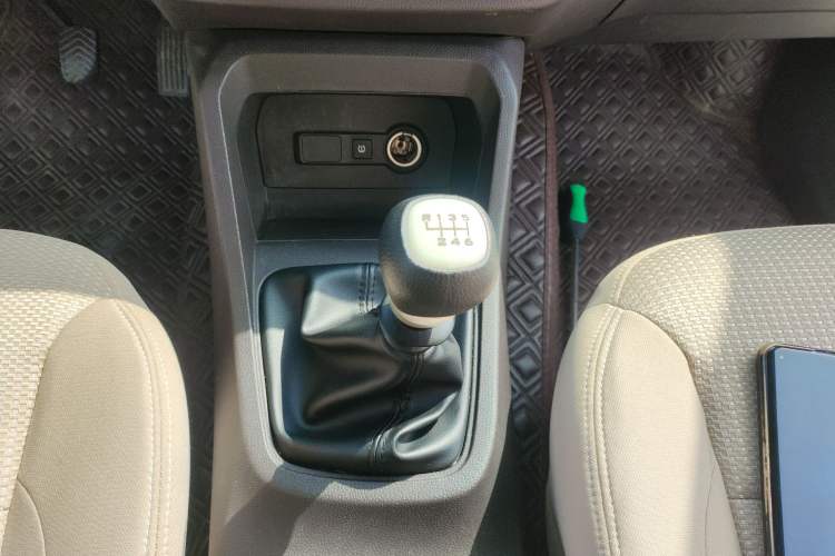 Used Wuling Hongguang 2021 1.5L S Standard Version LAR Gear Lever