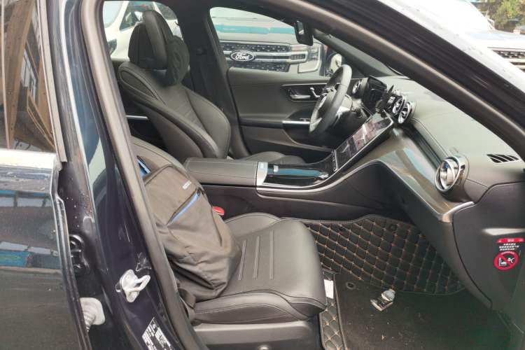 Used Mercedes-Benz C-Class 2024 Second Facelift C 260 L Sport Edition Right Front Seat