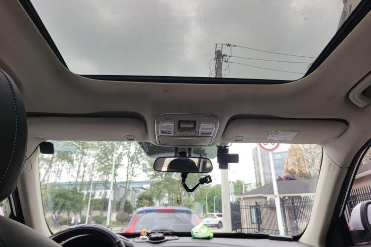 Used Geely Auto Emgrand X7 Sport 2016 2.0L Manual ZhiShang Version Headliner