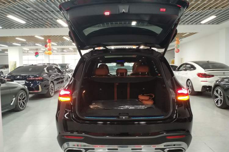 Used Mercedes-Benz GLC 2024 GLC 260 L 4MATIC Dynamic Edition 5-seater