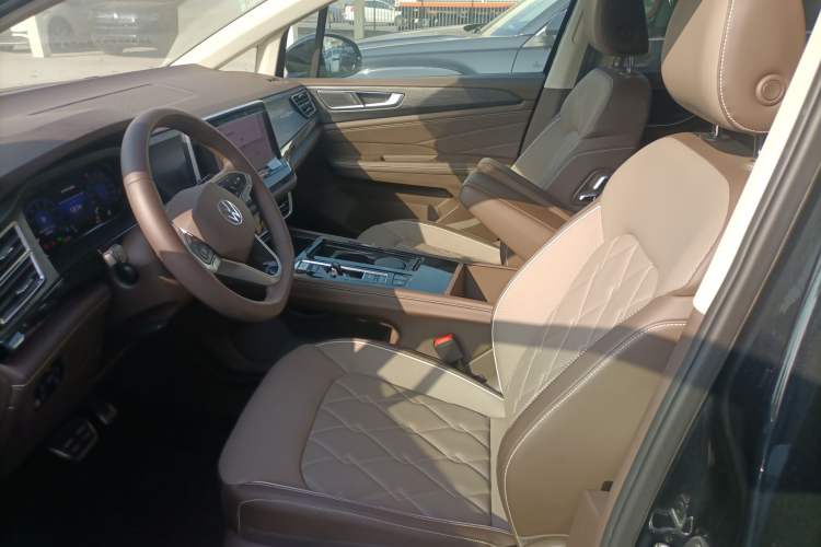 Used Volkswagen Viloran 2024 380TSI Premium Edition