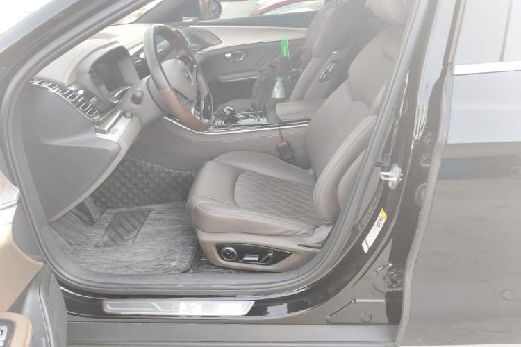 Used BYD Han 2022 EV Genesis Edition 715KM Front-Wheel-Drive Prestige Model
