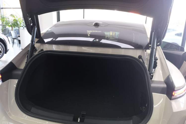 Used Nio ET5 2022 75 kWh