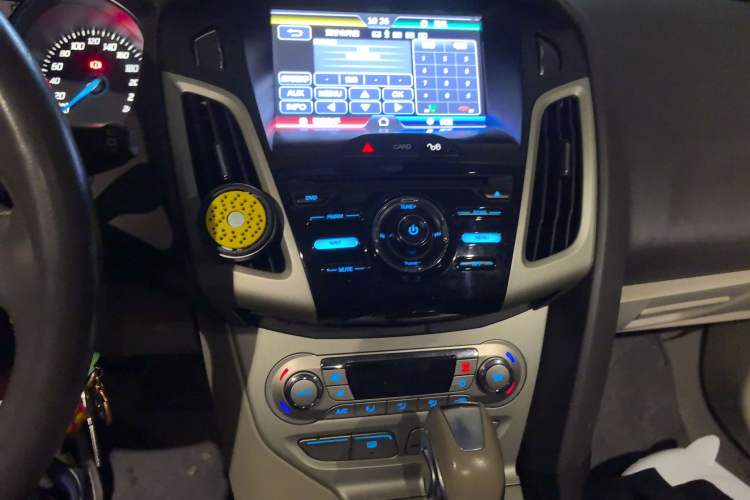 Used Ford Focus 2012 Hatchback 1.6L Automatic Fashion Edition
