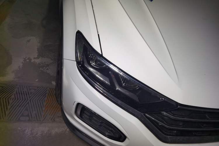 Used Volkswagen T-ROC 2018 280TSI DSG Two-Wheel Drive Comfort Version China VI Standard
