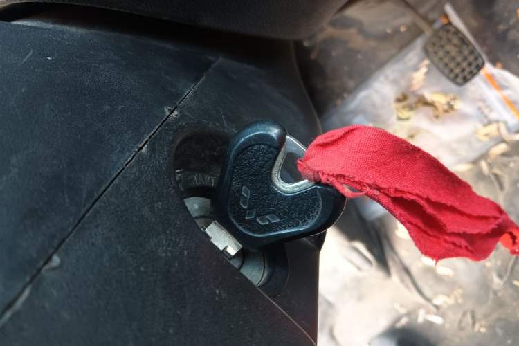 Used Wuling Zhiguang 2020 1.2L Van Utility Model China VI Emission Standard 2 Seats LSI