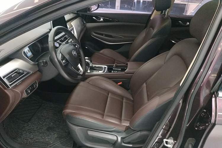 Used CHANGAN Raeton CC 2018 1.5T Automatic Elegant Starry Edition China V Standard