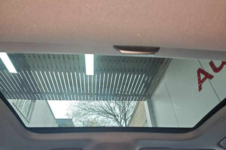 Used Audi A3 2019 Limousine 35 TFSI Fashion Edition China VI Emission Standard Headliner