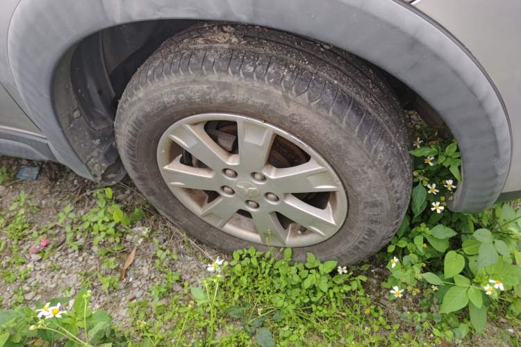 Used Mitsubishi Zinger 2011 2.0L Automatic Luxury Version Right Front Wheel Hub