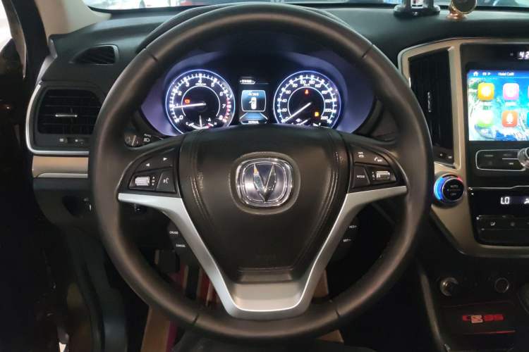 Used CHANGAN CS95 2017 2.0T Two-Wheel Drive Zhitu Edition