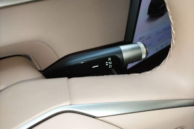 Used ONVO Luxeed L90 2025 Model—Ultra Six-Seater Version
