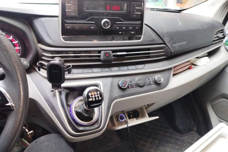 Used SAIC MAXUS Xintu V90 2021 2.0T Manual Zhiyun King Rear-Drive Single-Tire Long Wheelbase High-Roof 7-Seater