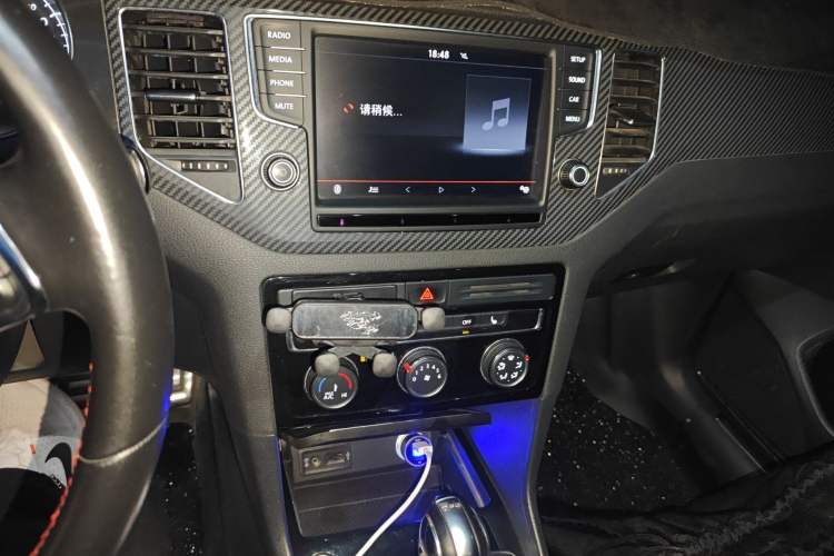 Used Volkswagen Golf Sportsvan 2016 280TSI Automatic Luxury Model Audio And AC Panel