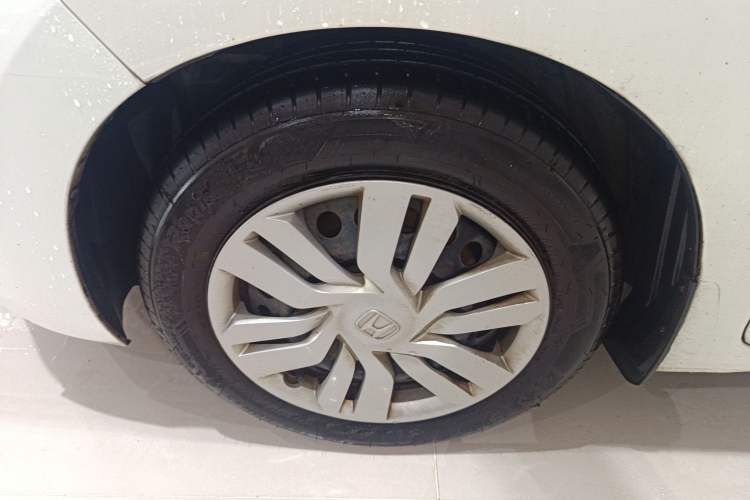 Used Honda Fit 2016 1.5L LX CVT Comfort Model Left Front Wheel Hub