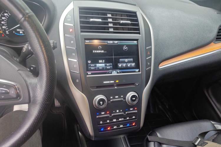 Used Lincoln MKC 2014 2.0T Four-Wheel Drive Luxury Edition Audio And AC Panel