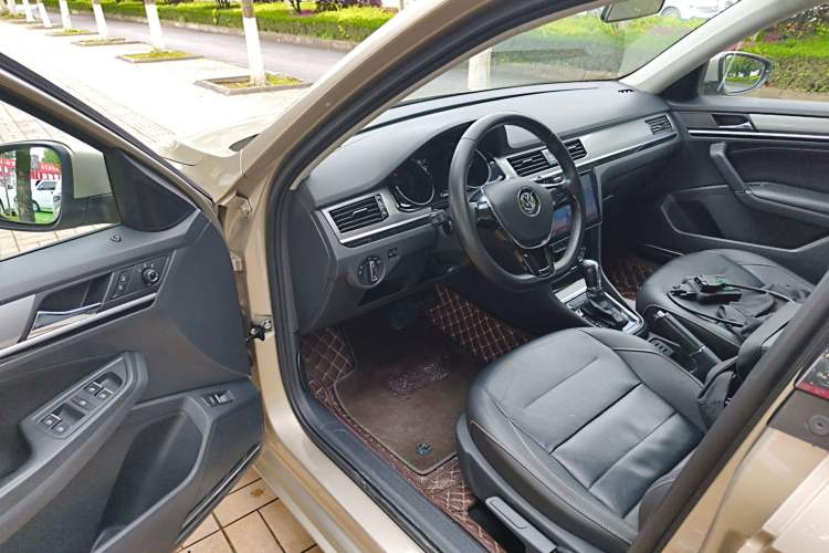 Used Volkswagen Bora 2017 1.6L Automatic Comfort Model Driver Seat