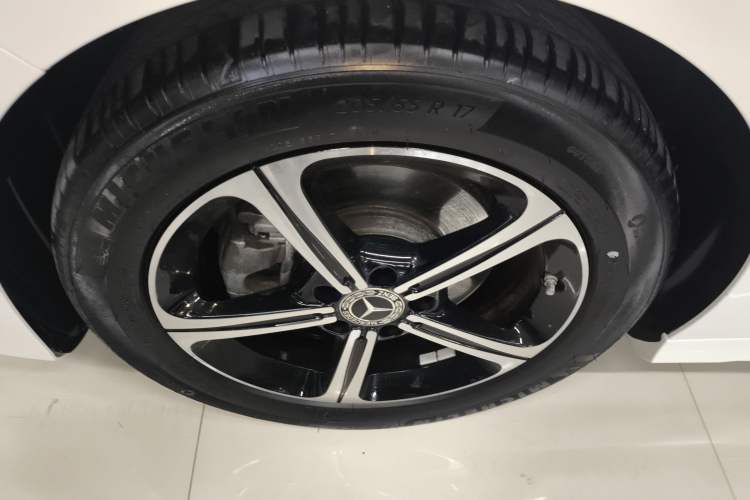 Used Mercedes-Benz A-Class 2023 A 200 L Fashion Model Left Front Wheel Hub