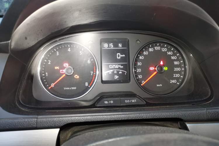 Used Volkswagen Lavida 2013 Restyled Classic 1.6L Automatic Comfort Edition Odometer Close Up