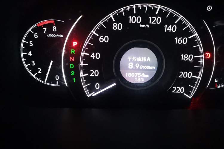 Used Honda CR-V 2012 2.0L two-wheel drive urban version Odometer Close Up