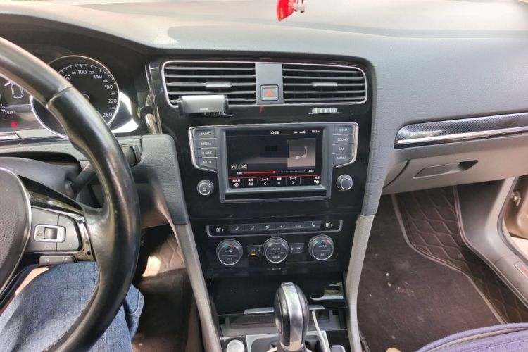 Used Volkswagen Golf 2015 1.4TSI Automatic Flagship Model
