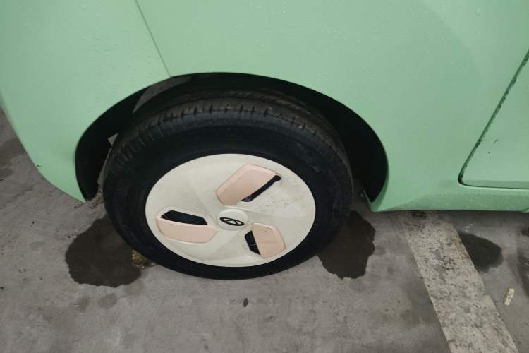 Used Chery QQ Ice Cream 2022 170km Sundae Phosphate Lithium-Ion