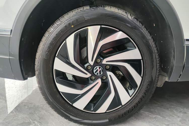 Used Volkswagen Tiguan L 2023 300TSI Automatic Two-Wheel Drive Smart Edition