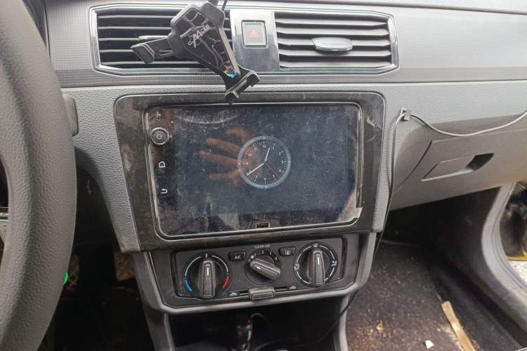 Used Volkswagen Santana 2018 1.5L Automatic Fashion Edition Audio And AC Panel