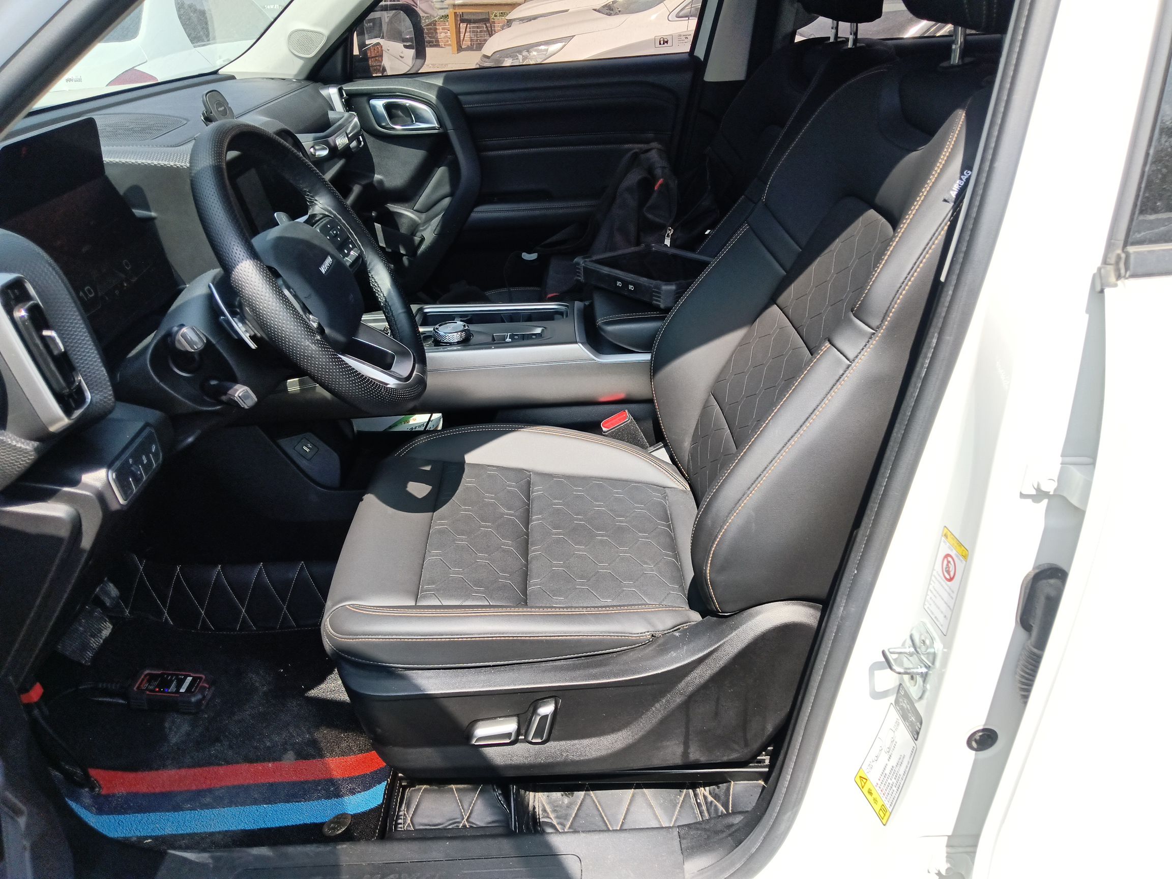 Переднее сиденье в автомобиле