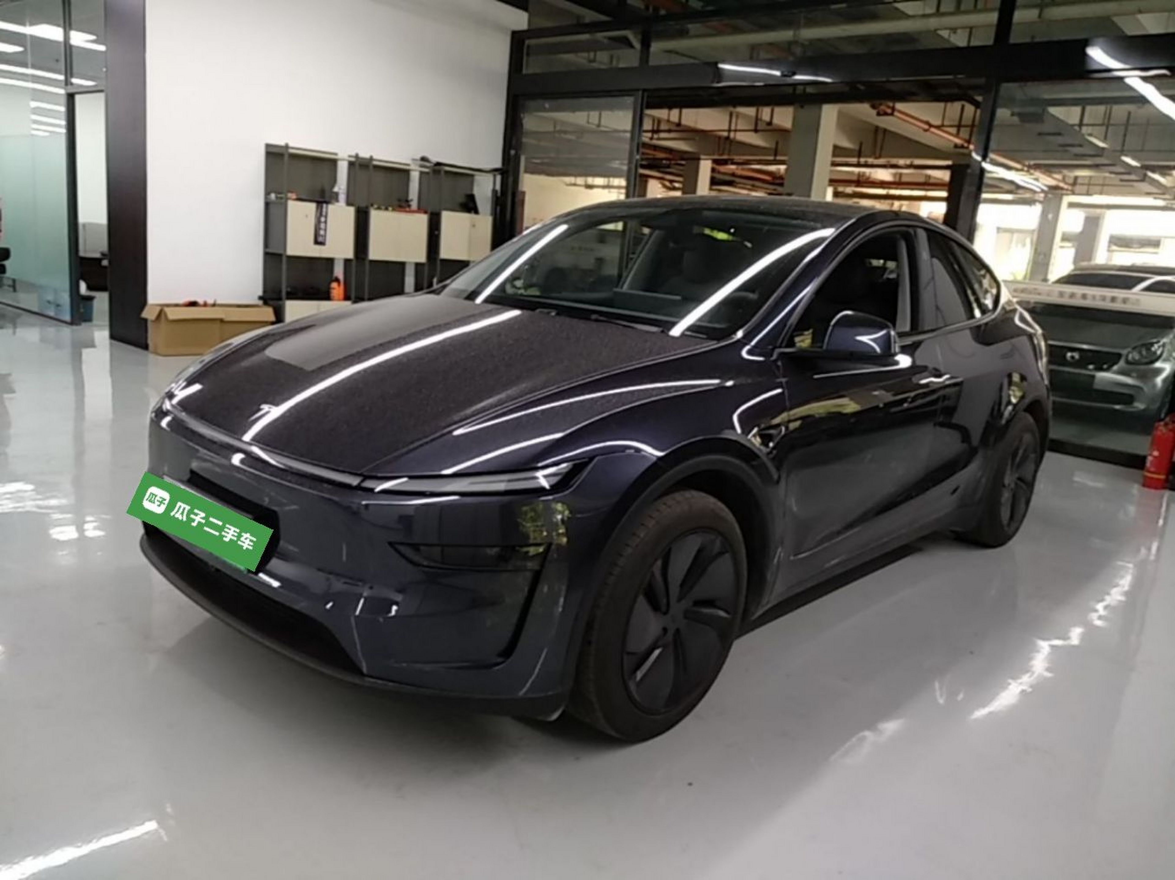 Unter der Vorderseite des Autos