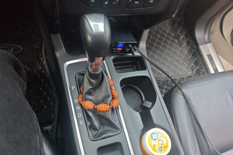 Used Ford Kuga 2017 EcoBoost 245 Four-Wheel Drive Titanium Edition Gear Lever