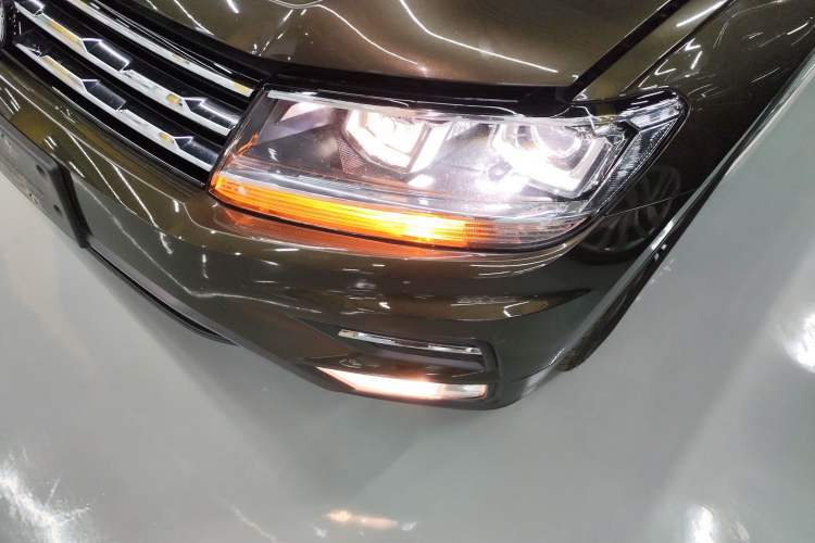 Used Volkswagen Tiguan L 2019 330TSI Automatic Two-Wheel Drive Panoramic Comfort Edition China VI Standard
