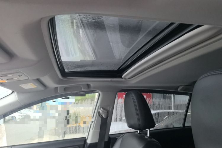 Used Toyota RAV4 2016 2.0L CVT Two-Wheel Drive Fashion Edition China V Standard
