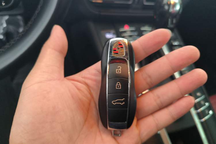 Used Porsche Macan 2021 Macan 2.0T Vehicle Key