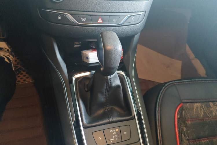 Used Peugeot 408 2016 1.6T Automatic Luxury Edition Gear Lever