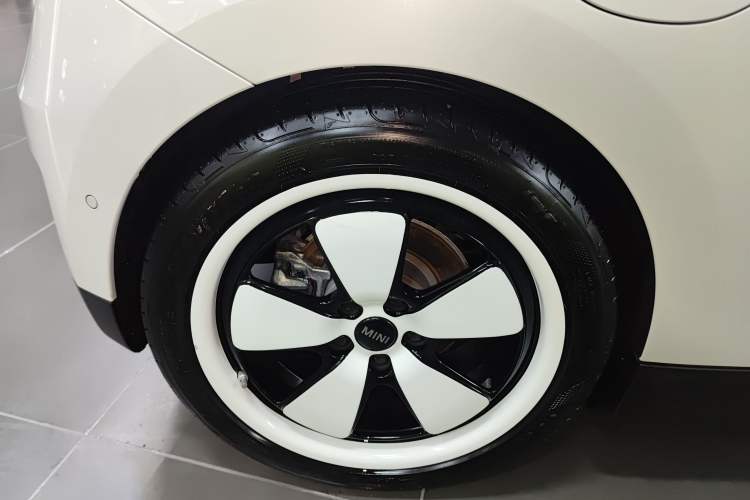 Used MINI Electric COOPER 2024 456km COOPER E Classic Edition