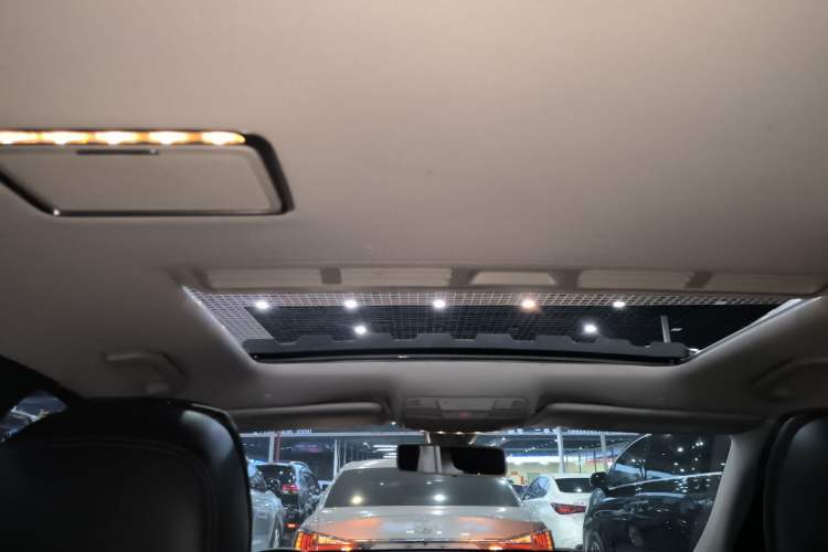 Used Mercedes-Benz E-Class 2016 E 200 L Sport Edition Headliner