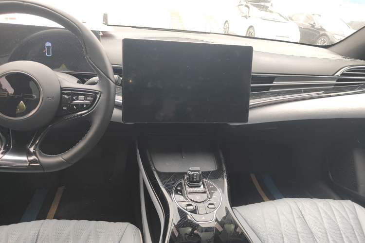 Used BYD Seal 2022 550 km Standard Range Rear-Wheel Drive Elite Version Audio And AC Panel