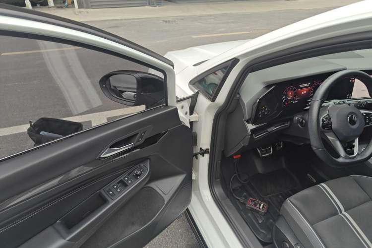 Used Volkswagen Golf 2021 280TSI DSG R-Line Driver Seat