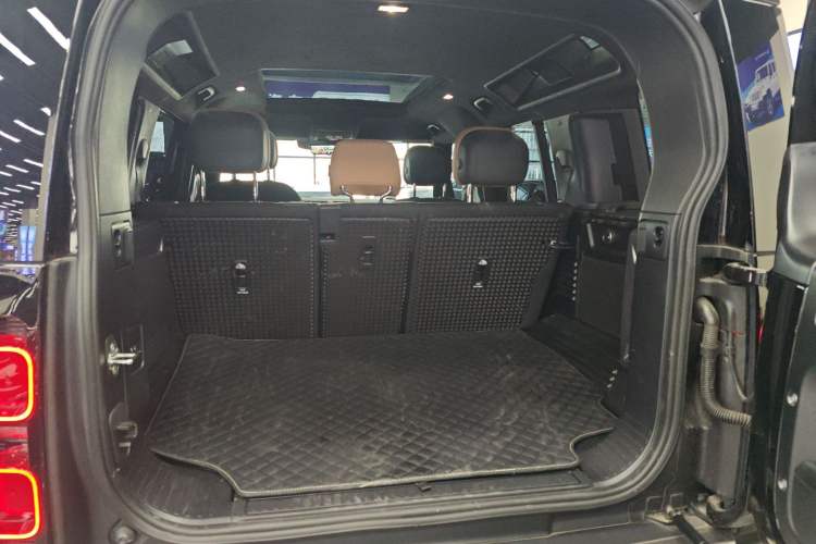 Used Land Rover Defender 2025 110 3.0T P400 – Dynamic HSE