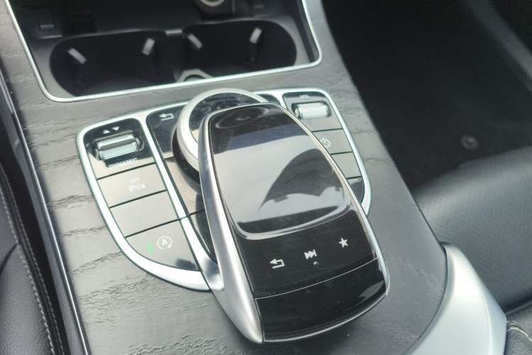 Used Mercedes-Benz C-Class 2017 Facelift C 200 L Sport Edition Gear Lever