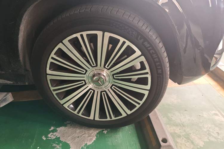 Used Mercedes-Benz GLS 2020 GLS 450 4MATIC Dynamic Edition Right Front Wheel Hub