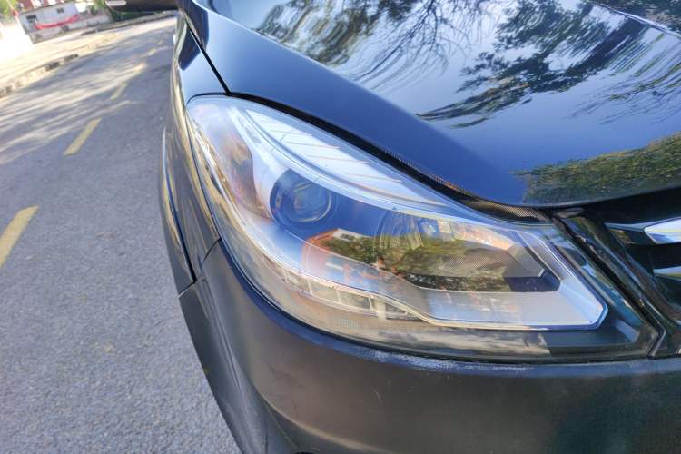 Used JMC Yusheng S350 2013 2.4T Automatic 2WD Diesel Luxury Edition 5 Seats