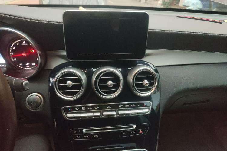 Used Mercedes-Benz GLC 2017 GLC 200 4MATIC Audio And AC Panel