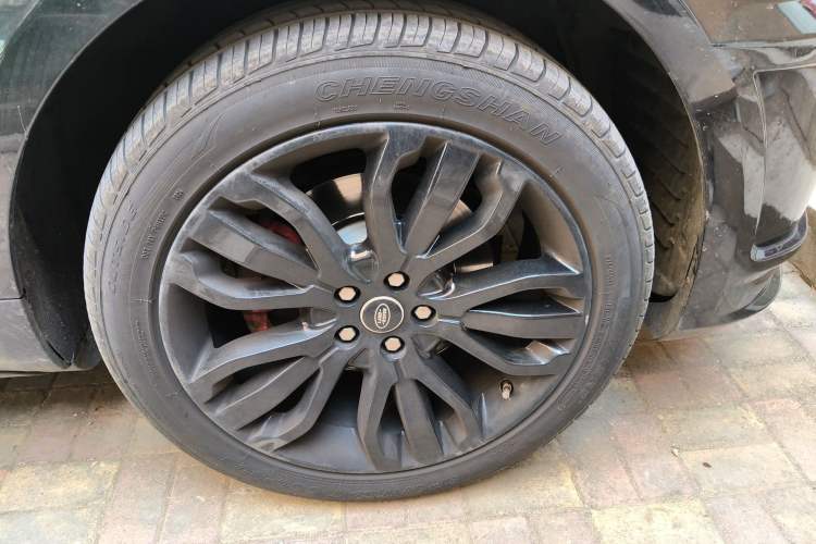 Used Land Rover Range Sport 2014 3.0 SC V6 HSE DYNAMIC Right Front Wheel Hub