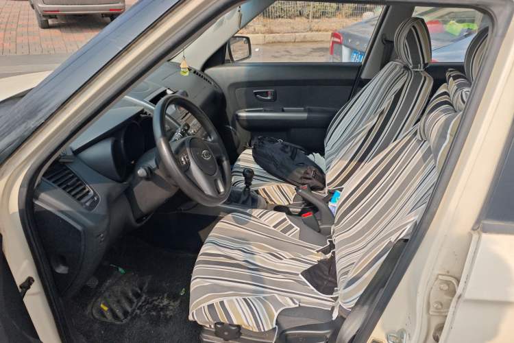 Used Kia Soul 2013 1.6L MT GL Left Front Seat