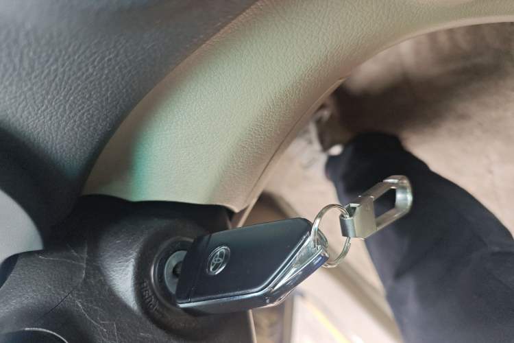 Used Toyota Highlander 2012 2.7L Two-Wheel Drive 7-Seater Luxury Edition