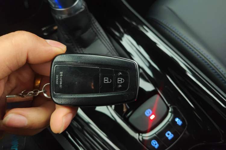 Used Toyota C-HR 2020 2.0L Luxury Edition Vehicle Key