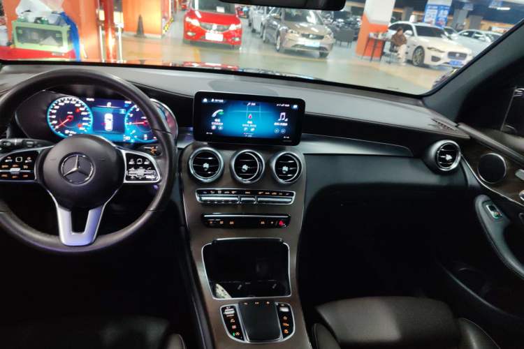 Used Mercedes-Benz GLC 2020 GLC 260 L 4MATIC Luxury Model